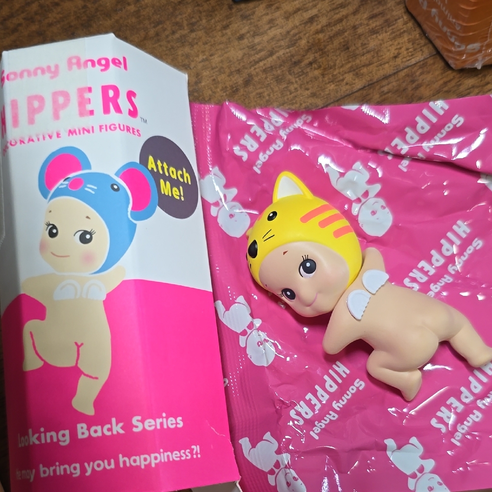 Sonny Angel Mini Figure Cat Hipper 100% Authentic